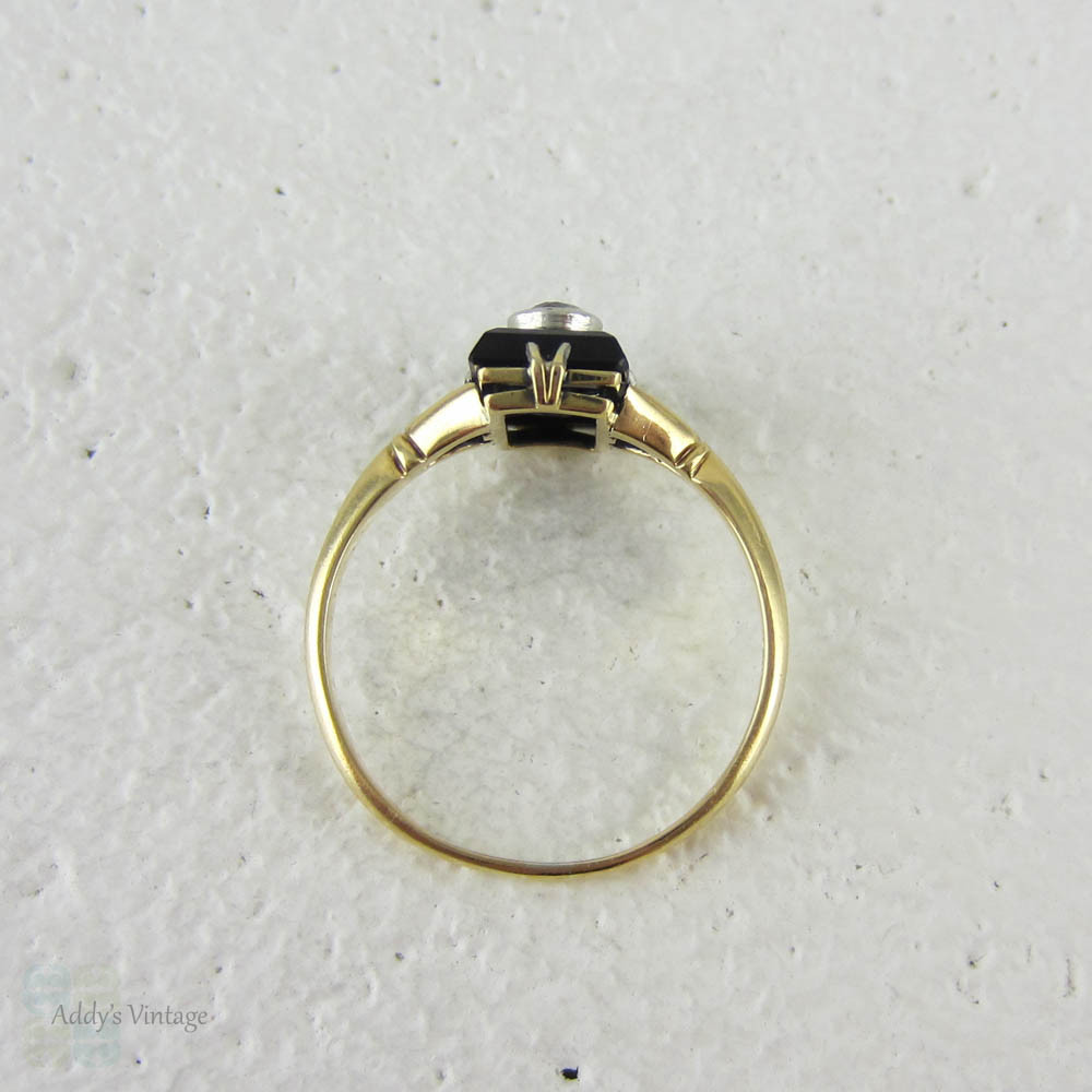 1920s Onyx & Old Mine Cut Diamond Panel Ring, Art Deco Double Claw Design Setting in 18 Carat Yellow Gold.