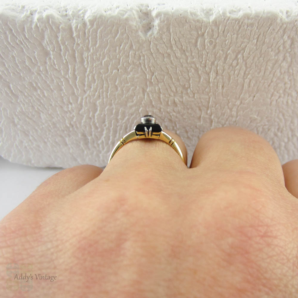 1920s Onyx & Old Mine Cut Diamond Panel Ring, Art Deco Double Claw Design Setting in 18 Carat Yellow Gold.