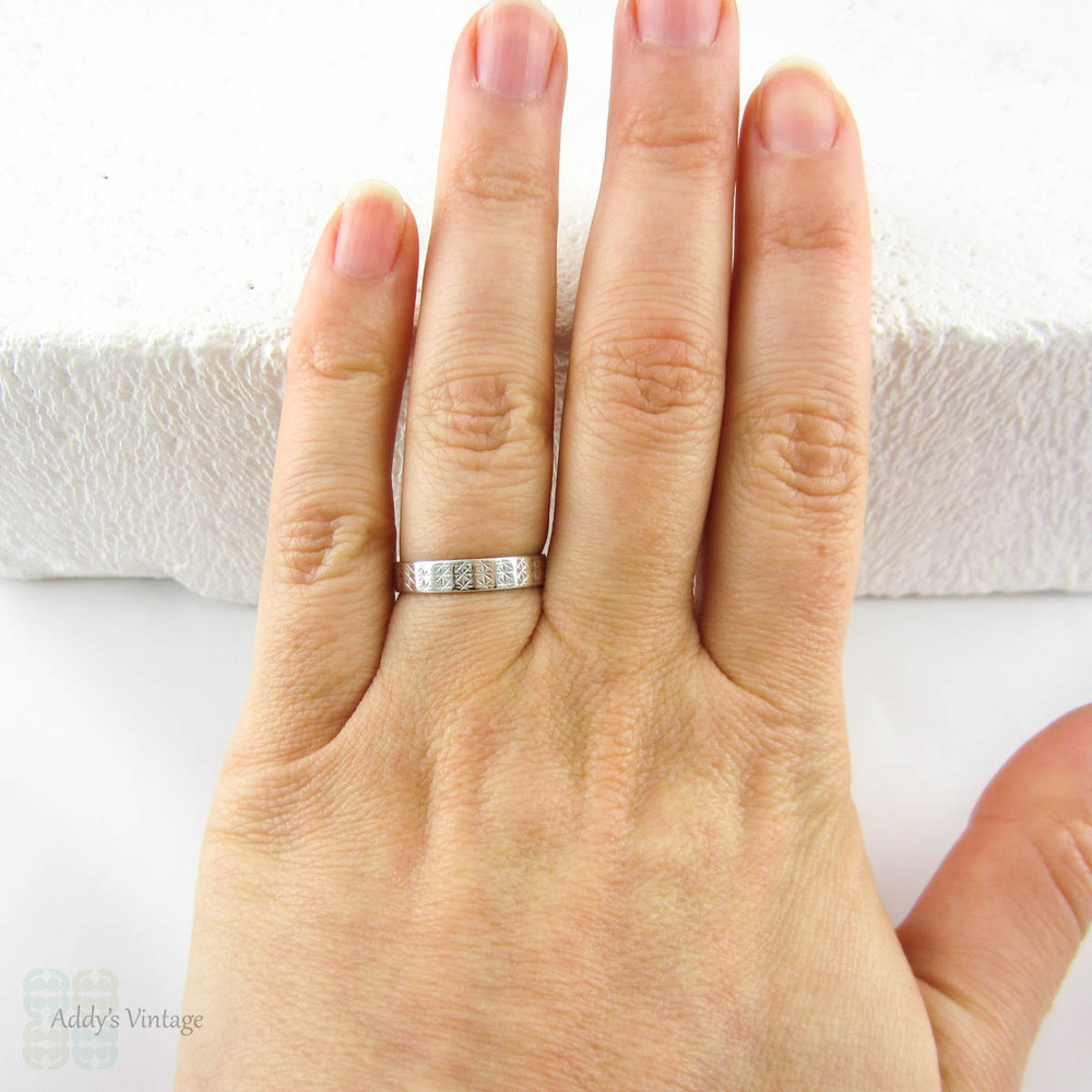 1990s wedding rings | Beachweddingtips.com