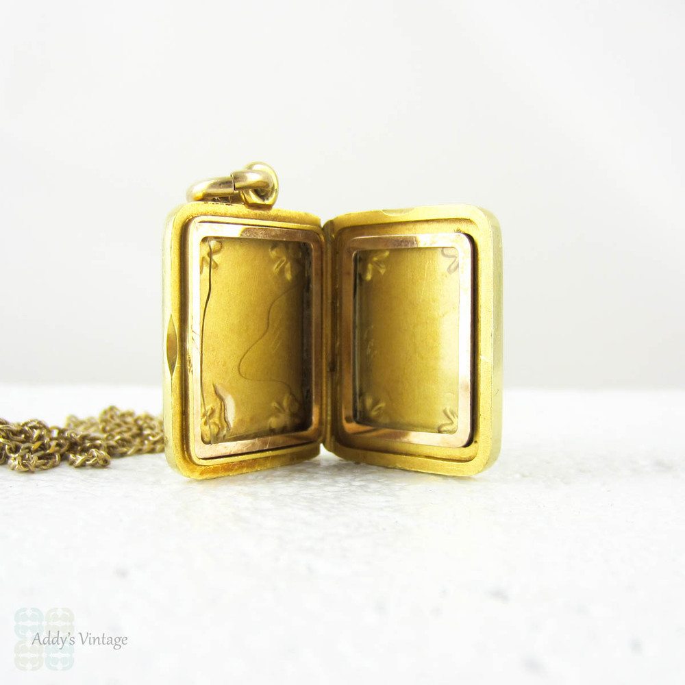 Antique 18 Carat Gold Locket, Green Enamel Shamrock, Lucky Three 3 Leaf Clover Design with Double Sided Frame Rectangle Shape Locket.