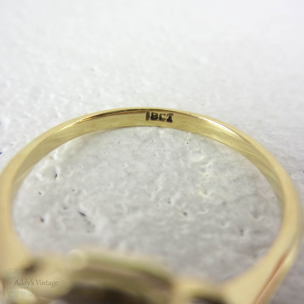 Vintage Quatrefoil Diamond Engagement Ring, Four Diamonds Set in a Clover Design, 18 Carat Gold, Circa 1920s.