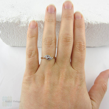 Art Deco Diamond Engagement Ring. Toi et Moi Bypass Style Twist Design 1920s Diamond Ring, 18 Carat & Platinum.