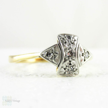 Art Deco Diamond Engagement Ring, 1920s Geometric Bow Shape Five Stone Diamond Ring in 18 Carat Gold & Platinum.