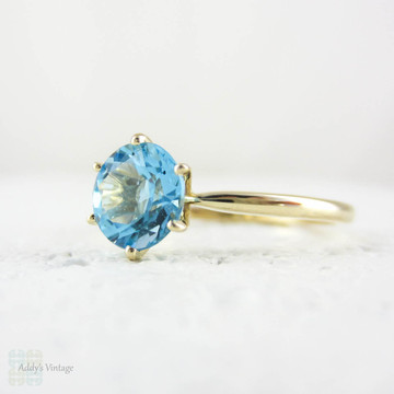 Blue Topaz Engagement Ring, Solitaire 1.75 Carat Blue Topaz Single Stone Ring in 9 / 10 Carat Yellow Gold.