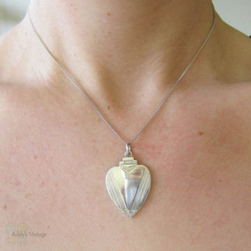 Art Deco Heart Locket, 1930s Vintage Sterling Silver Love Heart Shape Locket on 41.5 cm Silver Chain
