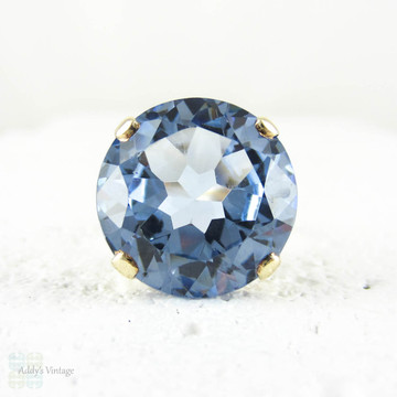 Large Blue Spinel Ring, Vintage Light Blue Synthetic Spinel Cocktail Ring in 9 Carat Yellow Gold, Circa 1970s.