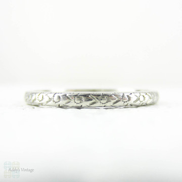 Vintage Floral Platinum Wedding Ring, Narrow Art Deco Flower Design Engraved Wedding Band. Circa 1920s, Size O.5 / 7.5.