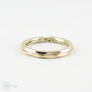 Antique 9 Carat Gold Split Ring. Georgian Faceted Design Small Split Ring for Charm, Pendant Holder or Joining Jewellery, Circa 1800s.
