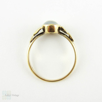 Antique Moonstone Ring, 9 Carat Yellow Gold Floral Design Single Moonstone Cabochon Ring, Early 20th Century.