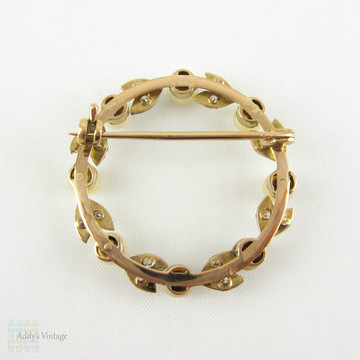 Edwardian Diamond & Pearl Brooch in 18ct Gold and Platinum. Wreath Circle Pin with Diamond Leaf Design and Miligrain, Circa 1900s.