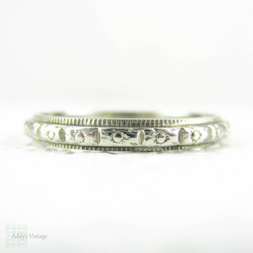 Art Deco Engraved Wedding Ring, Forget Me Not Flower Blossom Design with Milgrain Beading in 18 Carat White Gold. Size K.5 / 5.5.