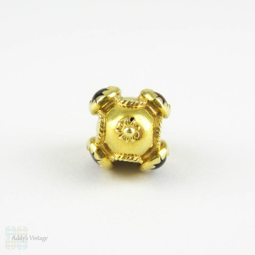 Victorian 18 Carat Gold Charm Bauble, Garnet Cabochon & Engraved Gold Pendant Charm, Circa 1870s.