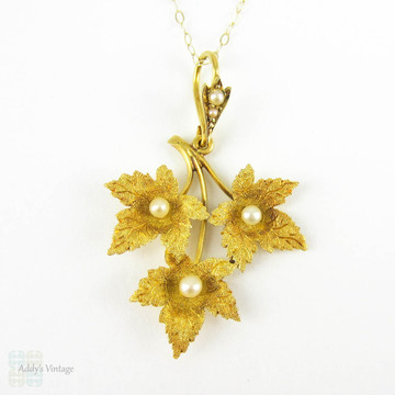 RESERVED. Edwardian Yellow Gold Leaf Pendant with Cultured Pearls. Textured Canadian Maple Leaves in 15 Carat Yellow Gold.