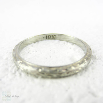 Engraved Wedding Ring, Ladies Narrow Foliate Style Design White Gold Wedding Band in 18 Carat White Gold. Circa 1930s, Size J.25 / 5.