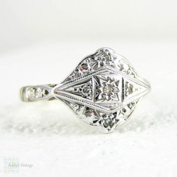 Vintage Art Deco Diamond Ring, 5 Stone Engraved Diamond Cluster Ring with Milgrain and Beaded Detail. Circa 1920s, 18ct & Platinum.