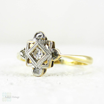 Art Deco Diamond Panel Ring, Five Stone Ring in Square Shape with Milgrain Beading & Pierced Design. Circa 1920s, 18 Carat Gold & Platinum.