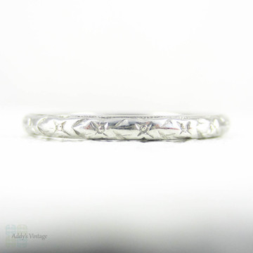 Antique Hand Engraved Wedding Ring, Orange Blossom Design Floral Pattern Narrow Court Comfort Fit Wedding Band. Circa 1910s, Size M / 6.25.