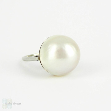 Deposit - Vintage Mabe Pearl Ring in Sterling Silver. Large White Mabe Pearl in Delicate Silver Setting, 20th Century.