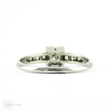 Vintage Diamond Engagement Ring, 0.66 ct Round Brilliant Diamond in Triple Claw PLAT Setting. 0.78 ctw, Circa 1940s.