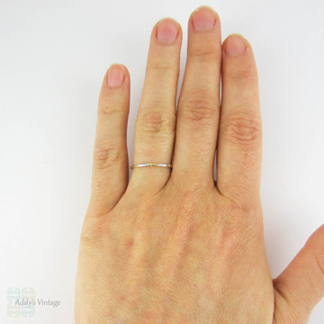 Mid Century Wedding Ring, Engraved Floral Pattern in 18 Carat Yellow with 14 Karat White Gold Accents. Circa 1940s, Size M / 6.25.
