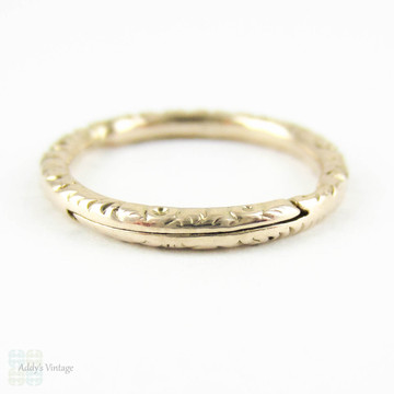 Antique 9 Carat Gold Split Ring. Engraved Floral Design 16.7 mm Split Ring for Charms, Fobs and Chains, Circa Mid 1800s.