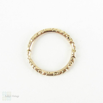 Antique 9 Carat Gold Split Ring. Engraved Floral Design 16.7 mm Split Ring for Charms, Fobs and Chains, Circa Mid 1800s.