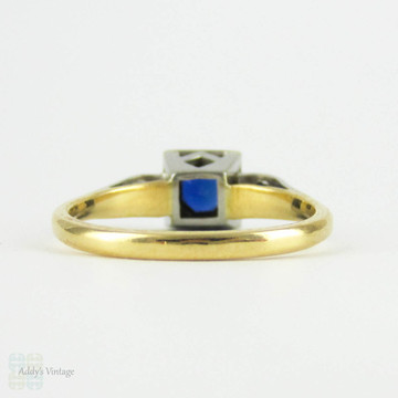 Vintage Sapphire Engagement Ring, Mid 20th Century Three Stone Blue Sapphire Ring in 18ct Yellow Gold & Platinum.