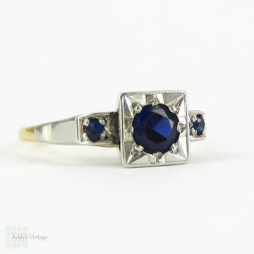 Vintage Sapphire Engagement Ring, Mid 20th Century Three Stone Blue Sapphire Ring in 18ct Yellow Gold & Platinum.