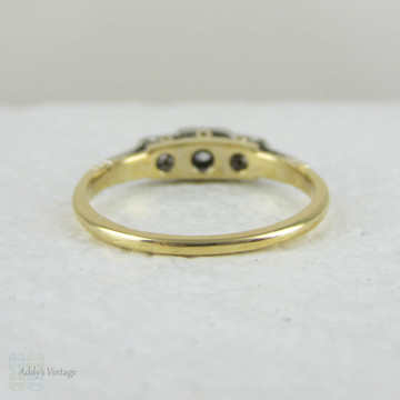 Art Deco Diamond Engagement Ring. Three Stone Trilogy Ring with Engraved Shoulders in Yellow Gold with Platinum Top, Circa 1920s.