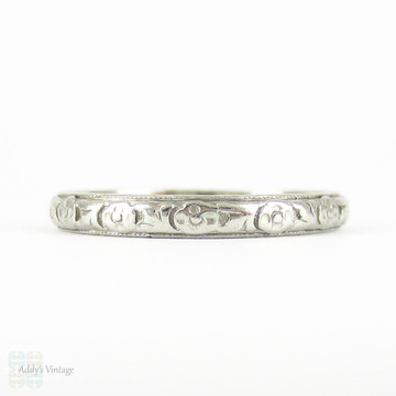 Art Deco Engraved Platinum Wedding Ring, Flower & Leaf Pattern Design. Circa 1920s, Size J.25 / 5.