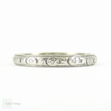 Art Deco Engraved Platinum Wedding Ring, Flower & Leaf Pattern Design. Circa 1920s, Size J.25 / 5.