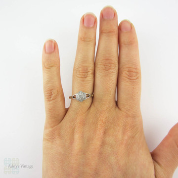 Vintage Flower Shape Diamond Engagement Ring, Daisy Cluster Ring. Circa 1920s, 18ct Gold & Platinum.