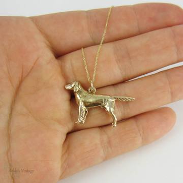 Vintage Pointer Dog Charm, 9 Carat Yellow Gold English Pointer Dog Charm. Circa 1970s on 9k Gold Chain.
