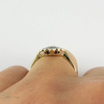 Art Deco Square Shaped Diamond Ring, Scalloped Edge Five Stone Engagement Ring. Circa 1920s, 18ct & Platinum.