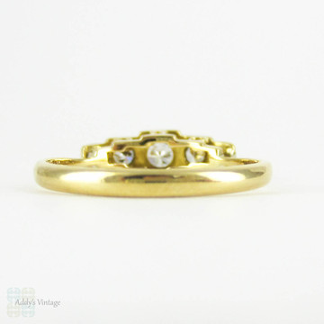 Vintage Five Stone Diamond Wedding Ring, 0.32 ctw Square Set Graduated Ring. Circa 1930s, 18ct & Platinum.