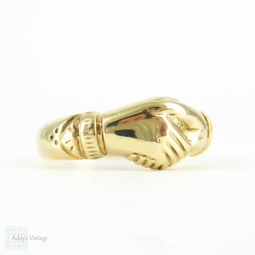 Vintage Fede Clasped Hands Ring, 9 Carat Yellow Gold Joint Hands Wedding Band. Circa 1970s.