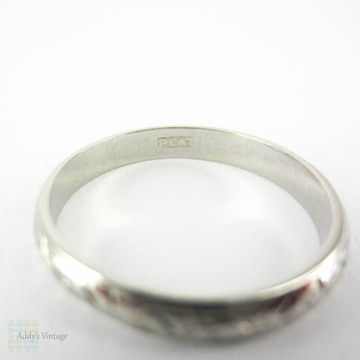 RESERVED. Vintage Engraved Platinum Wedding Ring, Flower Design Floral Pattern with Milgrain Beading. Circa 1920s, Size M / 6.25.