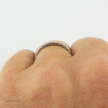 Antique Platinum Engraved Wedding Ring, Foliate Style Scrolling Design Wedding Band. Circa 1900, Size L / 5.75.