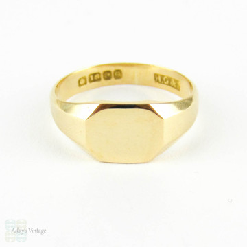 Vintage 18 Carat Gold Signet Ring, Blank Cartouche For Engraving. Mens or Womens Ring, Circa 1940s by Henry Griffith & Sons.