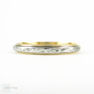 Vintage Engraved Two Tone Wedding Ring, 14 & 18 Carat Gold Wedding Band by Lohengrin. Circa 1940s, Size L.5 / 6.