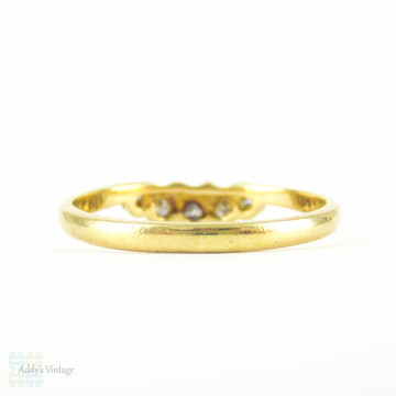 Antique Five Stone Diamond Ring, Unique Crown Fluted Shape with Scalloped Edges. Circa 1910s, 18ct & Pt.