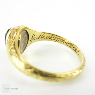 Antique Mourning Ring, Forget Me Not Engraved Hardstone Ring. Circa 1820s Late Georgian to 1830s Early Victorian , 18ct.