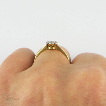 Antique Diamond Daisy Cluster Ring, Pretty Edwardian Engagement Ring. Milgrain Detail & Star Design. 18c & Pt, Circa 1900.