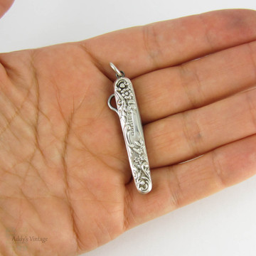 Antique Button Hook, Victorian Sterling Silver Engraved Floral Folding Glove Hook. Fully Hallmarked 1890s.