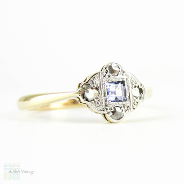 Vintage Sapphire & Diamond Engagement Ring, Cornflower Blue Sapphire in Engraved Art Deco Setting. Circa 1920s, 9ct & PLAT.