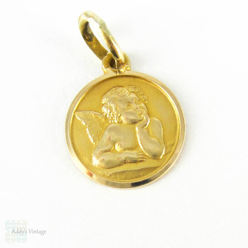 Vintage Angel Charm in 18 Carat Yellow Gold. Small Cherub Gold Pendant.