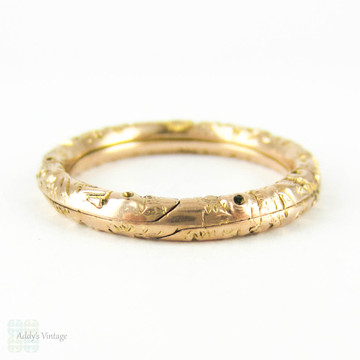 Antique 9 Carat Gold Split Ring. Engraved Floral Design 18.9 mm Split Ring for Charms, Fobs and Chains, Mid Victorian.