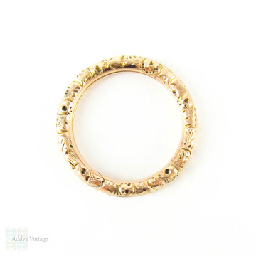 Antique 9 Carat Gold Split Ring. Engraved Floral Design 18.9 mm Split Ring for Charms, Fobs and Chains, Mid Victorian.
