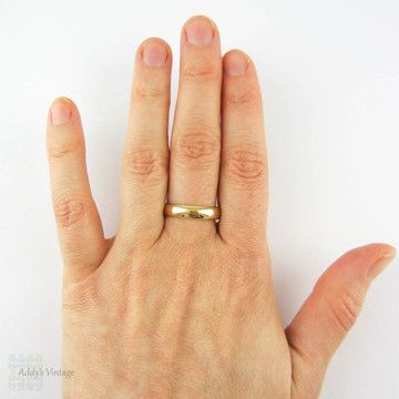 Art Deco 22 Carat Gold Men's Wedding Ring. Simple Court Comfort Fit Circa 1930s Wedding Band. Size W / 11.