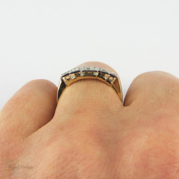 Five Stone Diamond Wedding Ring, Vintage Graduated Design Square Set Engagement Ring. Circa 1940s, 18ct PLAT.